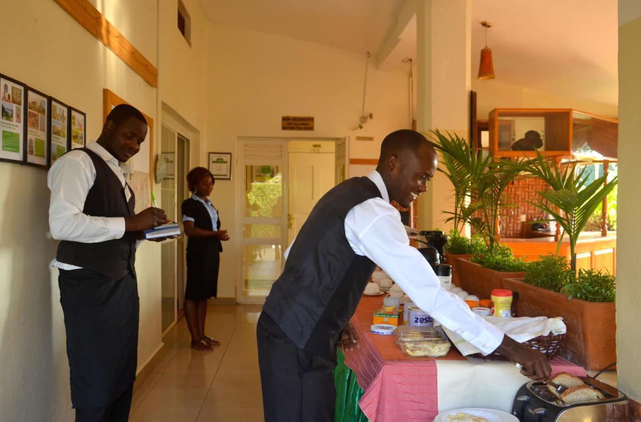 Sunset Hotel Entebbe Esterno foto