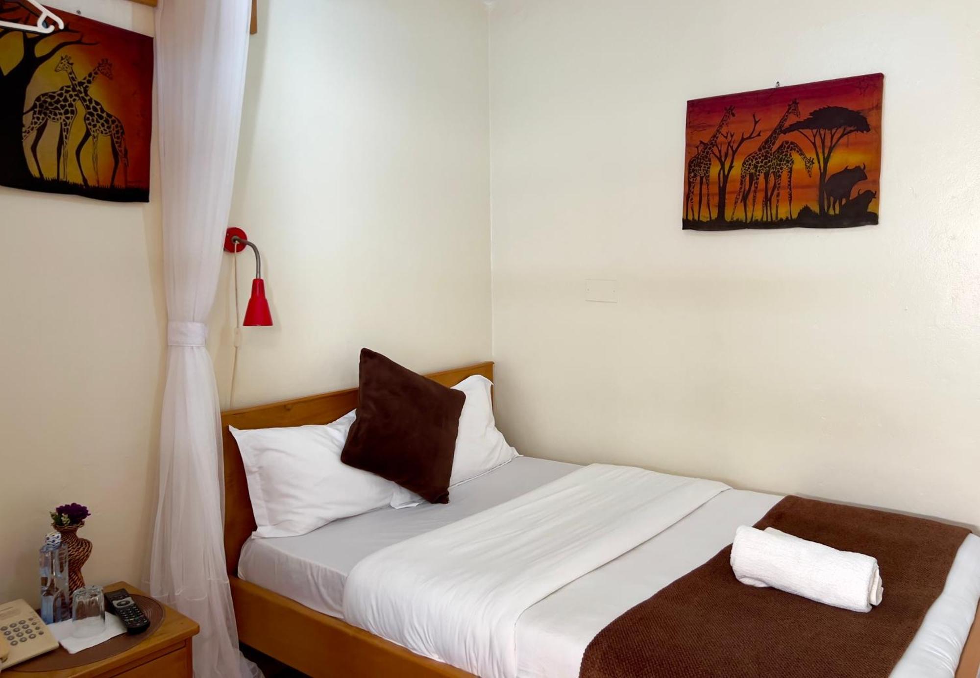 Sunset Hotel Entebbe Esterno foto