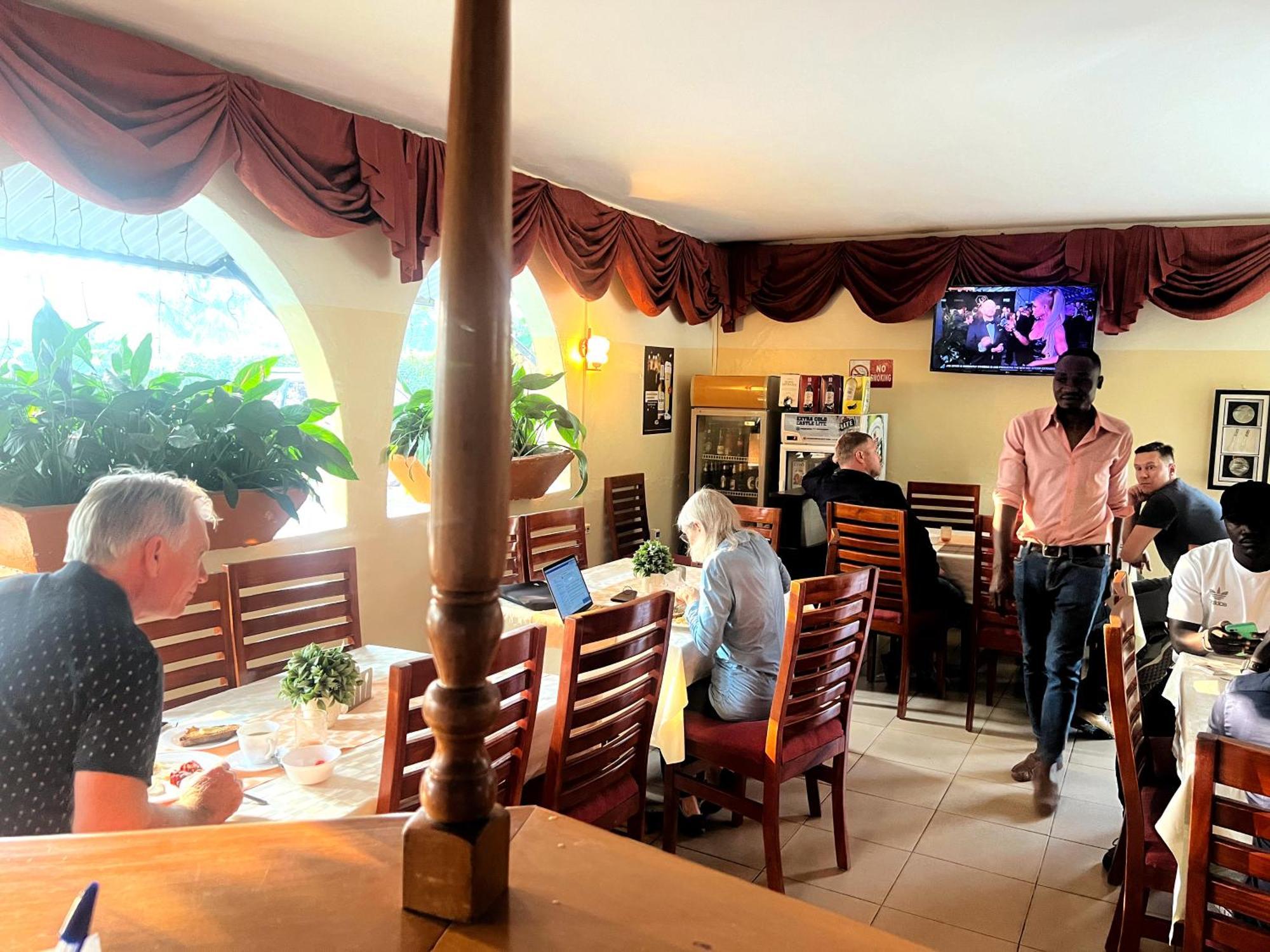 Sunset Hotel Entebbe Esterno foto