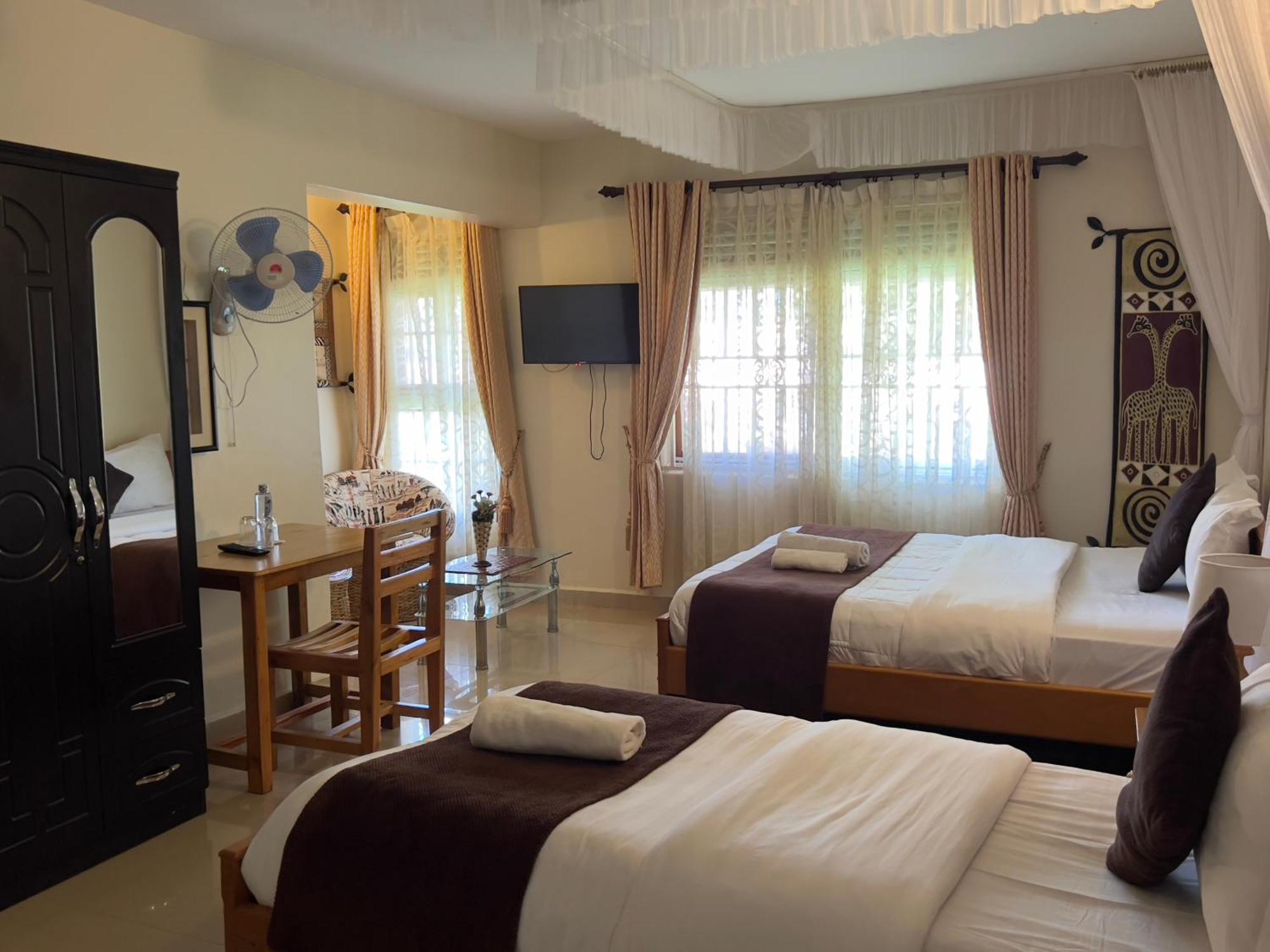 Sunset Hotel Entebbe Esterno foto
